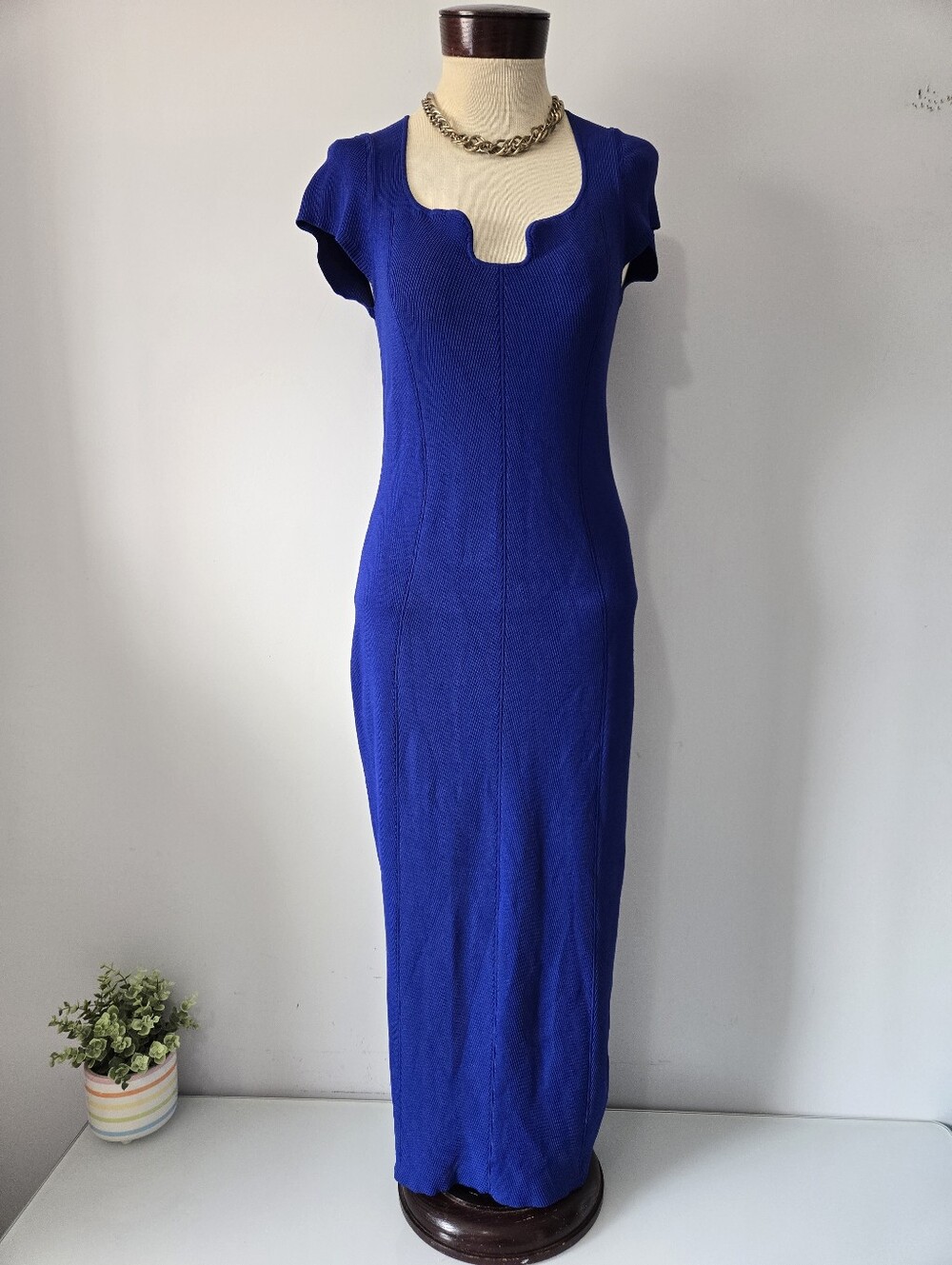 Ted Baker "Alexis" Cobalt Blue Scallop Neck Ribbed Bodycon Maxi Dress. Size 4